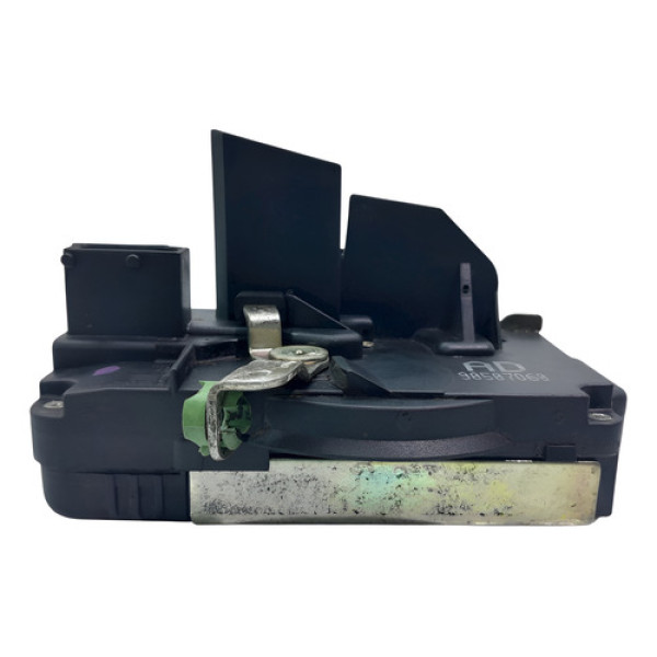 Fechadura Porta Dianteira Direita  Gm Vectra 2.2 16v 2000 19 Não Informado