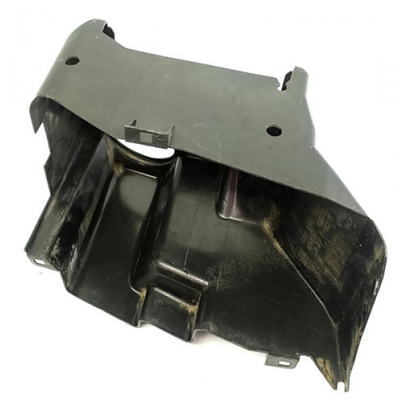 Moldura Interna Farol Direito Vw Polo Class 1.8  1999 131325