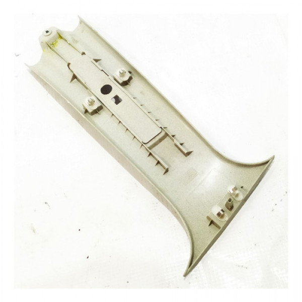 Capa Superior Coluna Central Esquerda Fiat Idea 1.4  2012 84