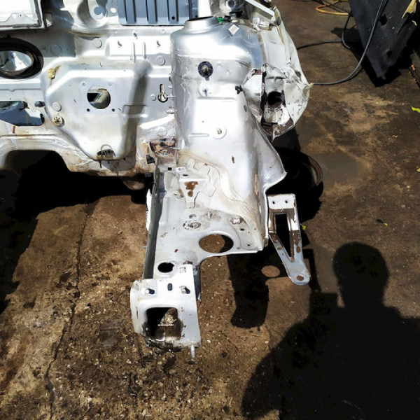 Longarina Esquerda  Vw Saveiro 1.6 2013 195894 Não Informado