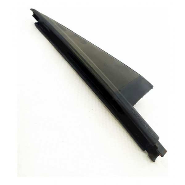 Moldura Externa Porta Traseira Esquerda Hyundai Tucson Glsb 