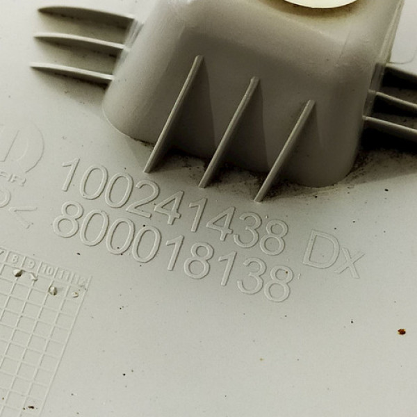 Capa Coluna Traseira Direita Fiat Cronos 1.8 16v At 2019 943 Não Informado