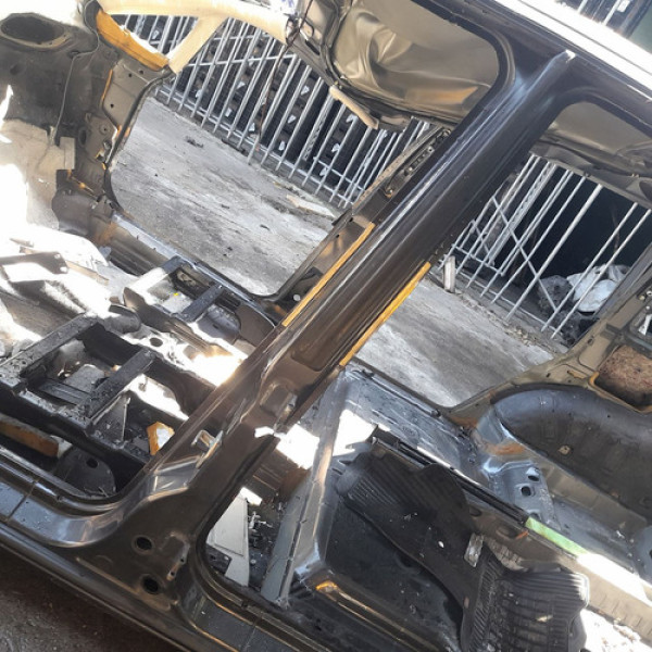 Caixa Ar Pé Coluna Central Esquerda  Gm Zafira Cd 16v 2002 1