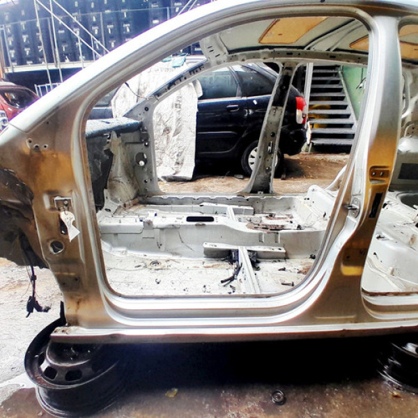 Caixa Ar Pé Coluna Esquerda  Vw Polo 1.6 2003 203476 Não Informado