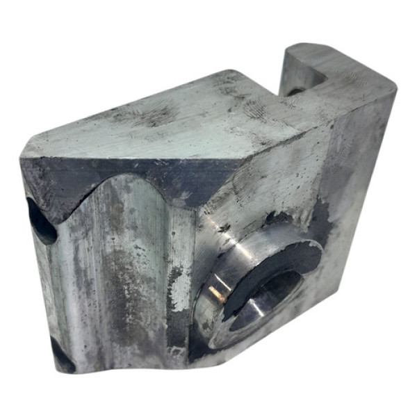 Suporte Parafuso Pino Reboque Dianteiro  Bmw 550i 4.8  2009  Não Informado