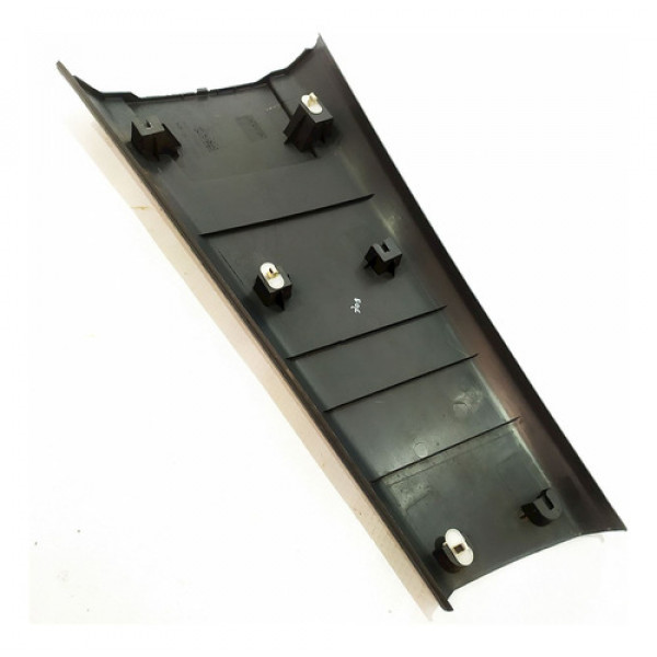 Capa Inferior Coluna Central Direita Fiat Idea 1.4  2012 846