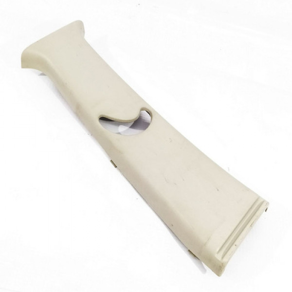 Capa Superior Coluna Central Direita Nissan March Sv 2012 89