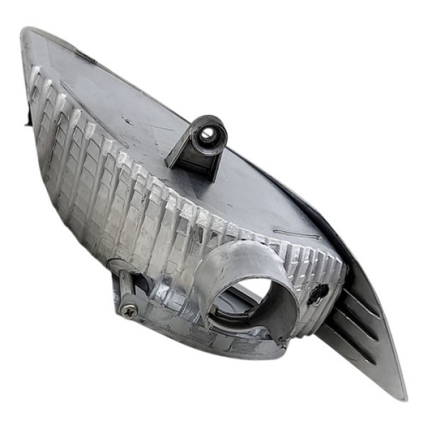 Refletor Luz Farol Esquerdo  Gm Tracker Premier 1.4  2019 18