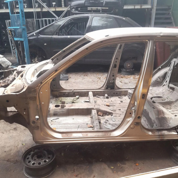 Caixa Ar Pé Coluna Central Esquerda  Honda Civic Lx 1.7 16v  Não Informado