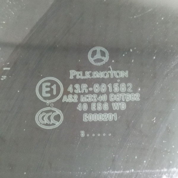 Vidro Porta Dianteira Esquerda  Mercedes-benz C 200k 1.8 200 Não Informado