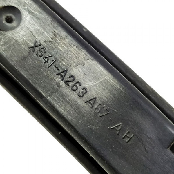 Guia Canaleta Vidro Porta Traseira Esquerda Ford Focus 1.8 1