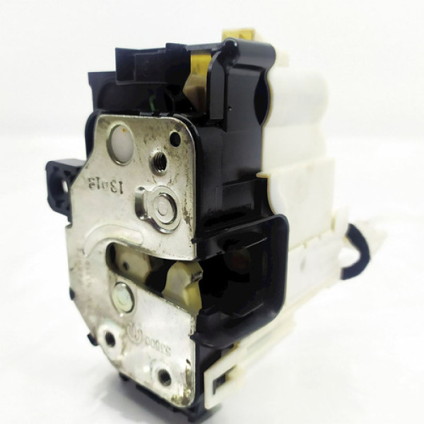 Fechadura Porta Dianteira Direita Fiat Cronos 1.8 16v At 201