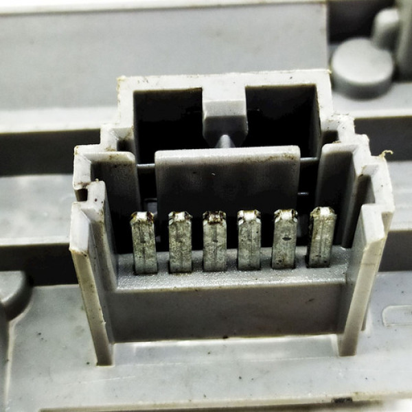 Circuito Elétrico Lanterna Direita Renault Clio 1.6 16v Sed 