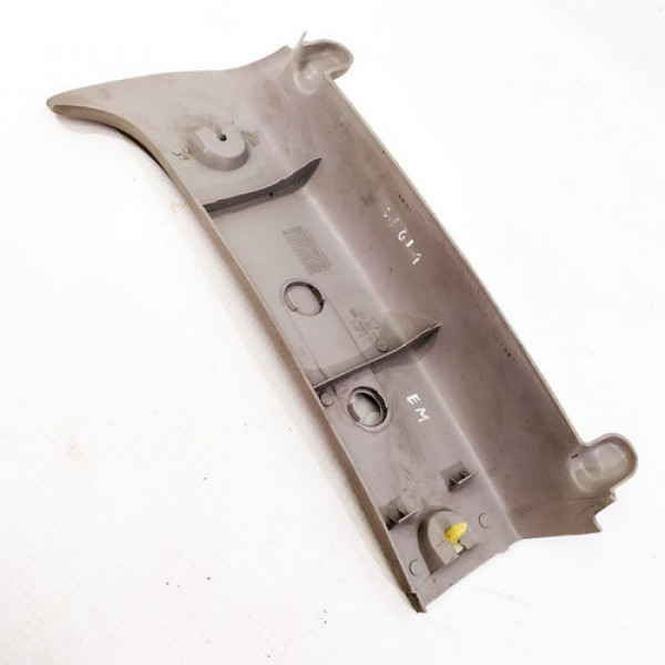 Capa Superior Coluna Central Esquerda Vw Gol 2000    18462