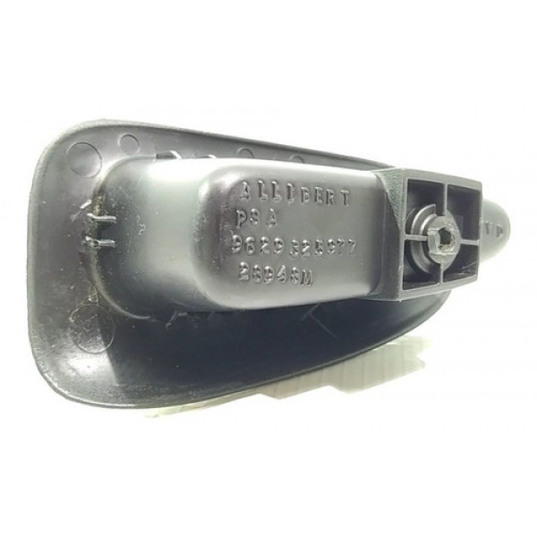 Puxador Porta Dianteira Direita Peugeot 206 1.0 16v 2001 109
