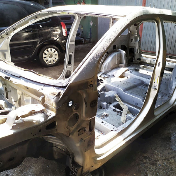 Caixa Ar Pé Coluna Central Esquerda  Dodge Journey R/t 2012  Não Informado