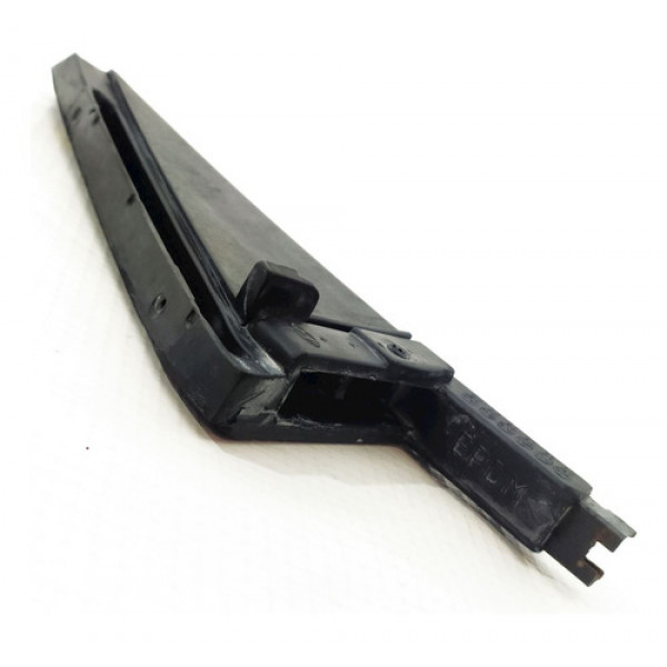 Moldura Externa Porta Traseira Esquerda Hyundai Tucson Glsb 
