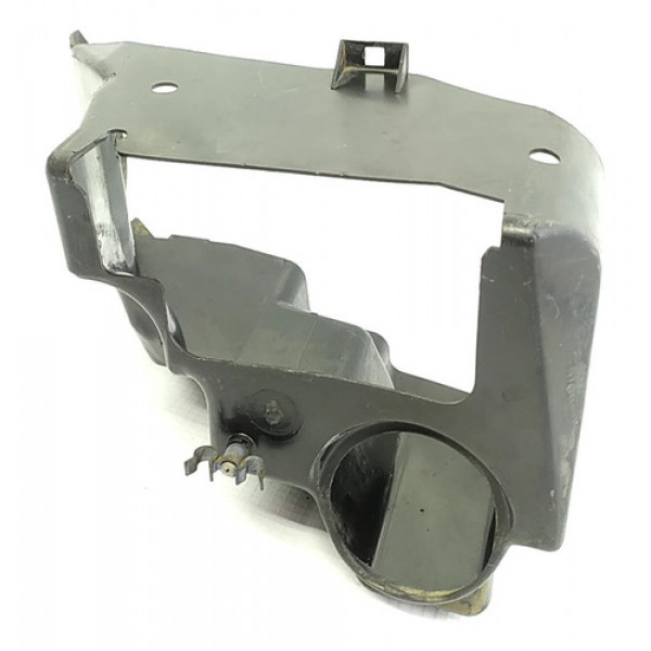 Moldura Interna Farol Direito Vw Polo Class 1.8  1999 131325