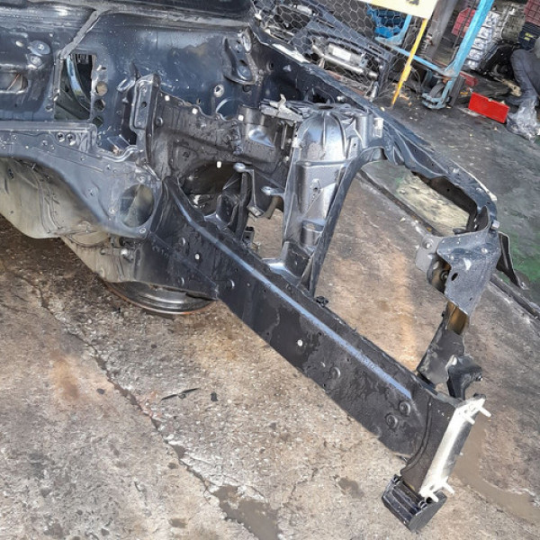 Longarina Esquerda  Bmw 550i 4.8  2009 197104 Não Informado