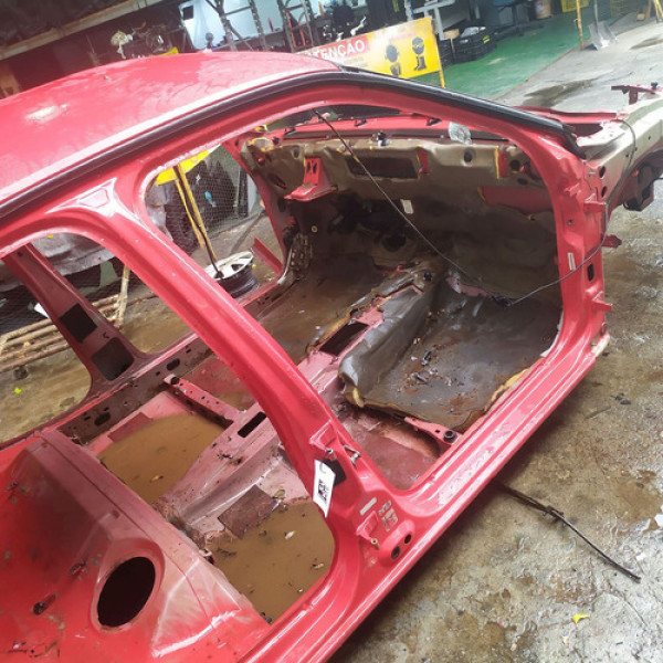 Caixa Ar Pé Coluna Central Direita Renault Clio 1.0 16v 2011
