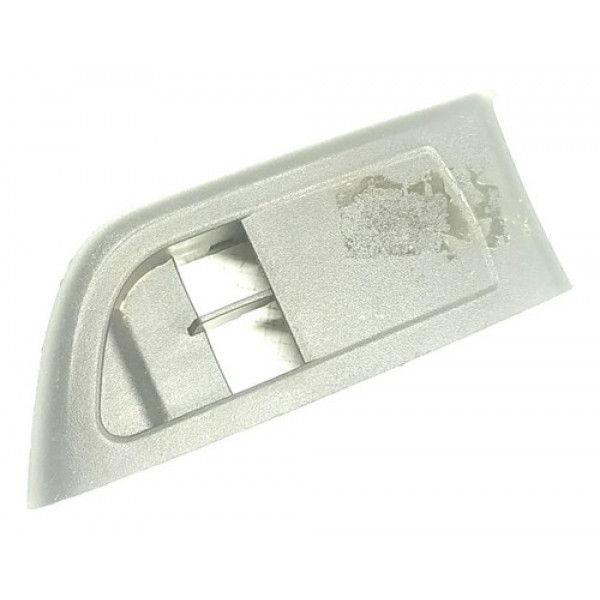 Moldura Botão Vidro Elétrico Porta Dianteira Esquerda Gm Oni