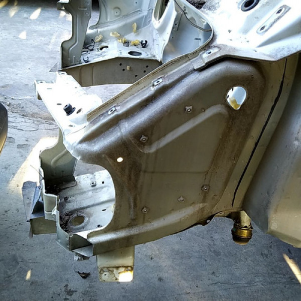 Longarina Pé De Coluna Esquerda Renault Master 2003 55633