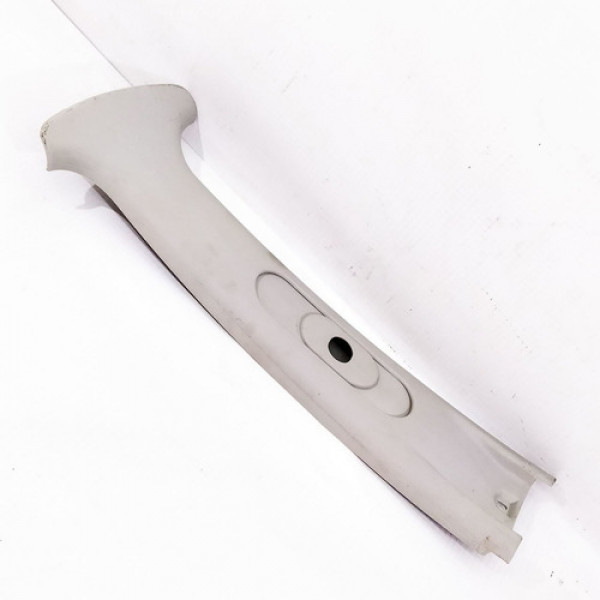 Capa Superior Coluna Central Esquerda Vw Gol 2000    5866