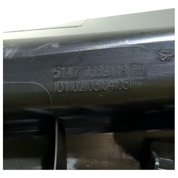 Soleira Traseira Direita Bmw 750i Ya81 2015 39329 Não Informado