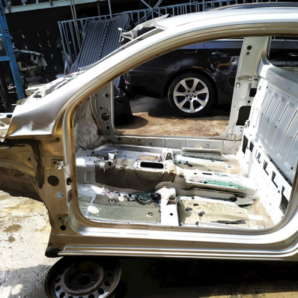 Caixa Ar Pé Coluna Esquerda  Vw Saveiro 1.6 2013 195895 Não Informado