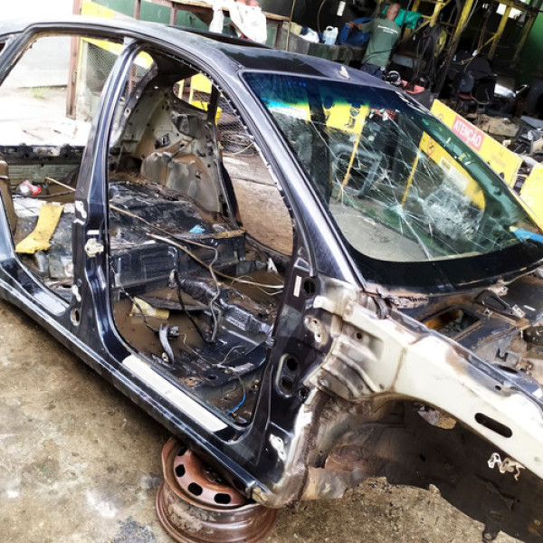 Caixa Ar Pé Coluna Central Direita Ford Focus 2.0 Hb  2008 1