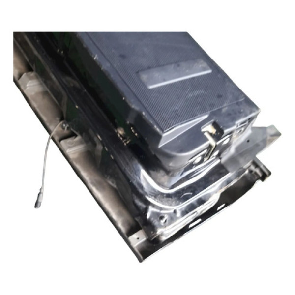 Tampa Traseira Inferior Mitsubishi Outlander V6 Gt 2010    2 Não Informado