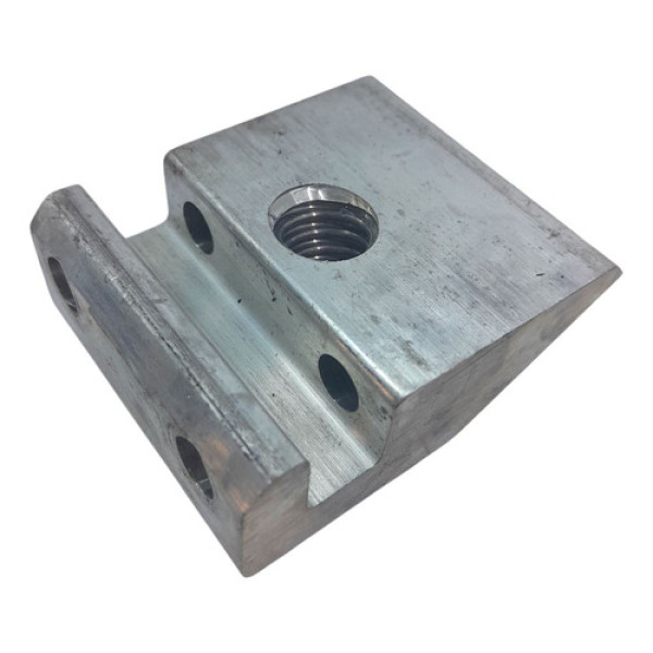 Suporte Parafuso Pino Reboque Dianteiro  Bmw 550i 4.8  2009  Não Informado