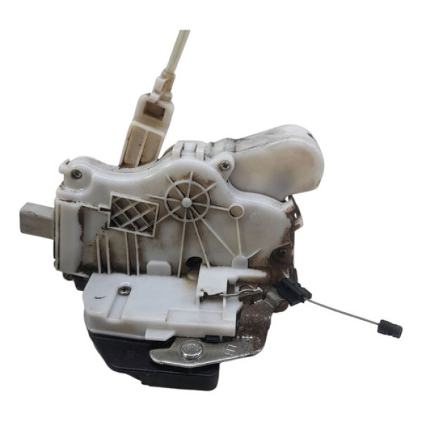 Fechadura Porta Traseira Esquerda  Volkswagen Gol 1.0  2011  Não Informado