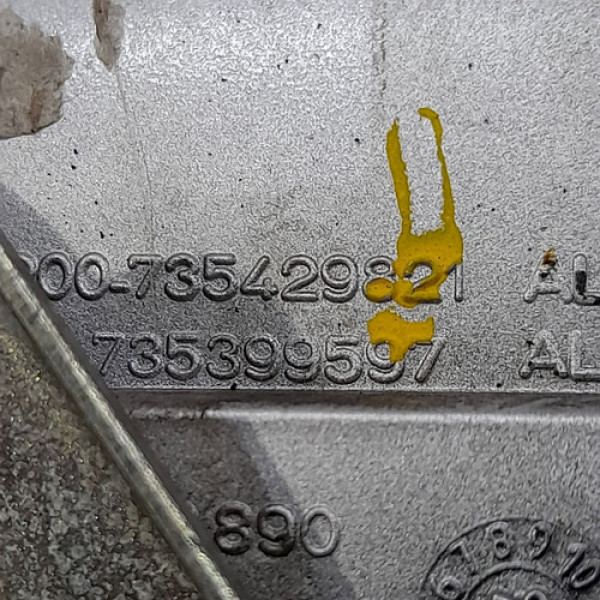 Maçaneta Externa Porta Traseira Esquerda  Fiat Linea Dual 1. Não Informado