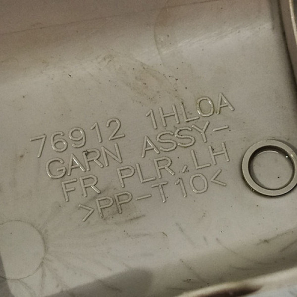 Capa Coluna Esquerda Para-brisa Nissan March 1.0s  2013 9607