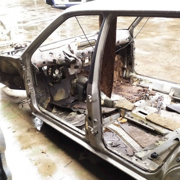 Caixa Ar Pé Coluna Central Esquerda Ford Versailles 2.0 1995