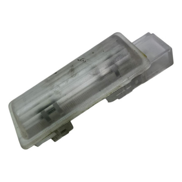 Luz Cortesia Lateral Direita Porta Malas Mercedes-benz B200 