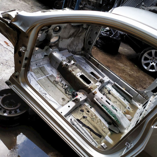 Caixa Ar Pé Coluna Esquerda  Vw Saveiro 1.6 2013 195895 Não Informado