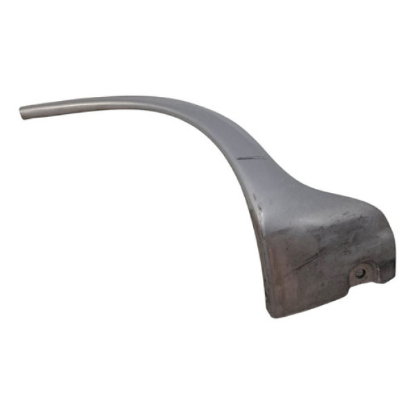 Aplique Caixa Roda Traseira Direita  Gm Corsa Sedan 1.8 2003
