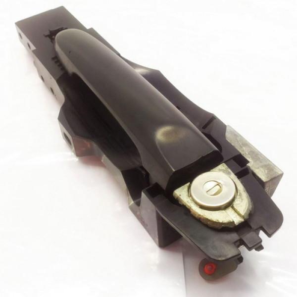 Maçaneta Externa Dianteira Esquerda Nissan March 1.6s  2012 