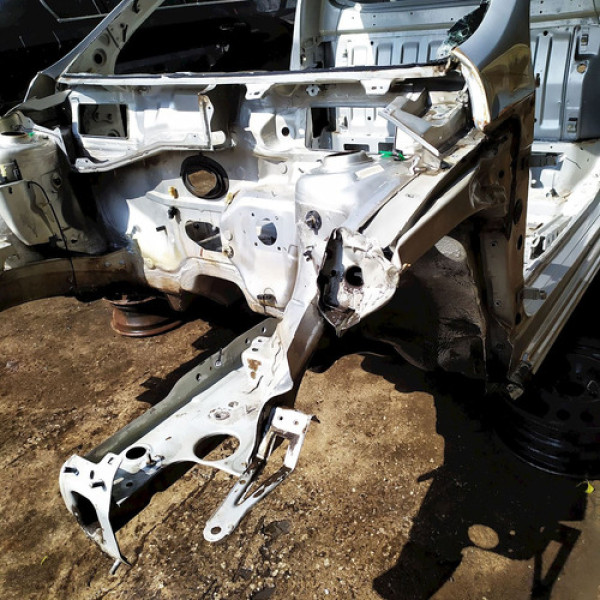 Longarina Esquerda  Vw Saveiro 1.6 2013 195894 Não Informado