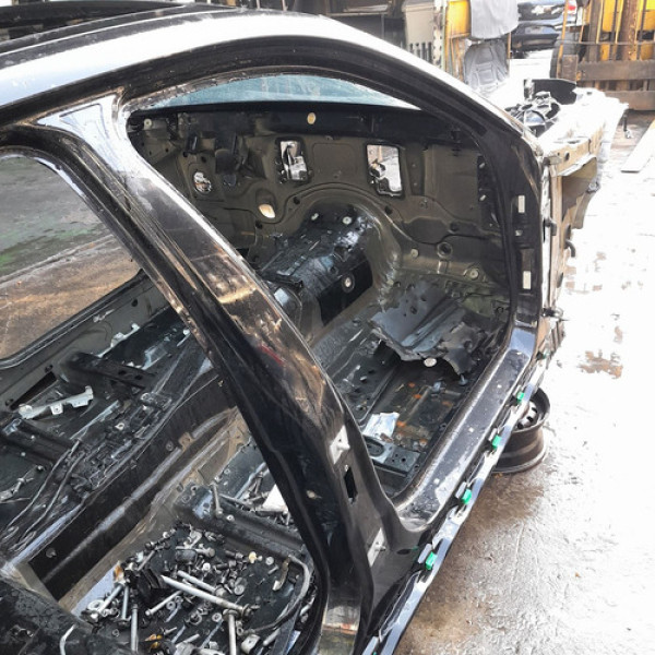 Caixa Ar Pé Coluna Central Direita  Bmw 550i 4.8  2009 19711 Não Informado