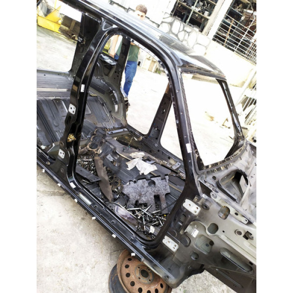 Caixa Ar Pé Coluna Central Direita  Jeep Cherokee Sport 3.7 