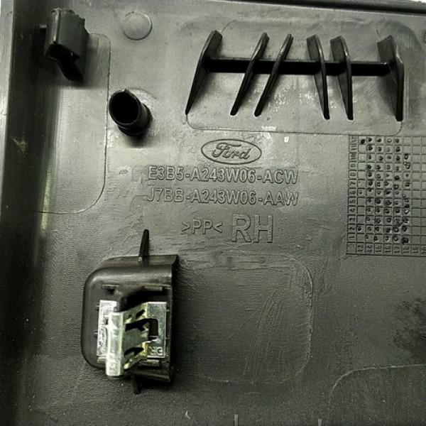 Capa Inferior Direita Coluna Central Ford Ka Se 2019 83231