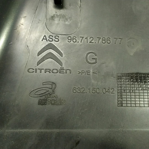 Capa Inferior Esquerda Coluna Central C3 Picasso 2015 81501