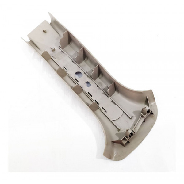 Capa Superior Coluna Central Esquerda  Renault Sandero 1.6 8