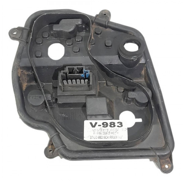 Circuito Lanterna Direita Fiat Stilo 2009    67640 Esquerdo Não Informado