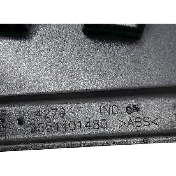 Acabamento Externo Coluna Central Direita  Citroën C4 Picass