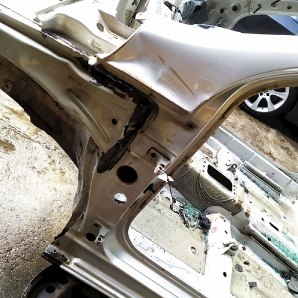 Caixa Ar Pé Coluna Esquerda  Vw Saveiro 1.6 2013 195895 Não Informado