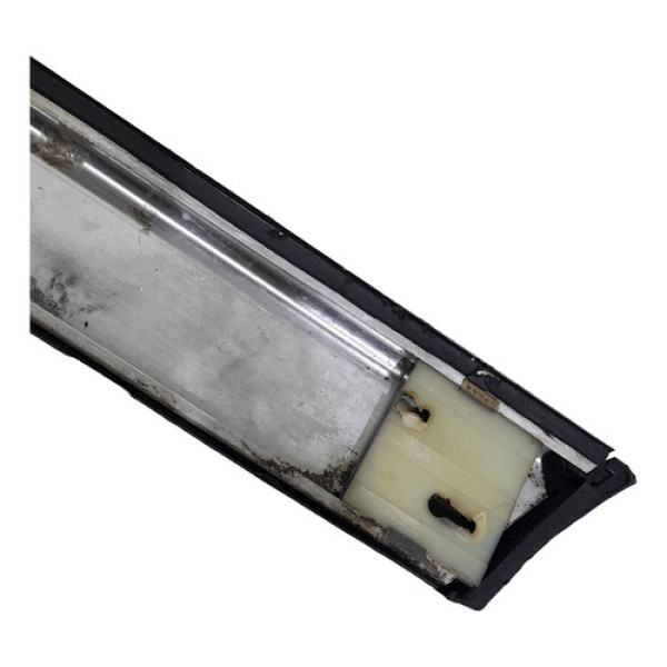 Borracha Aplique Lateral Direita Vw Santana Cl 2.0 1990 1662